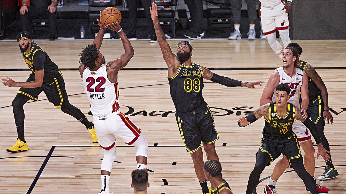 Jimmy-butler-heat-lakers-pull-up
